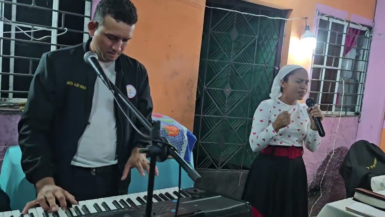 Coros pentecostales hna pastora yamileth De melara culto familiar chavez