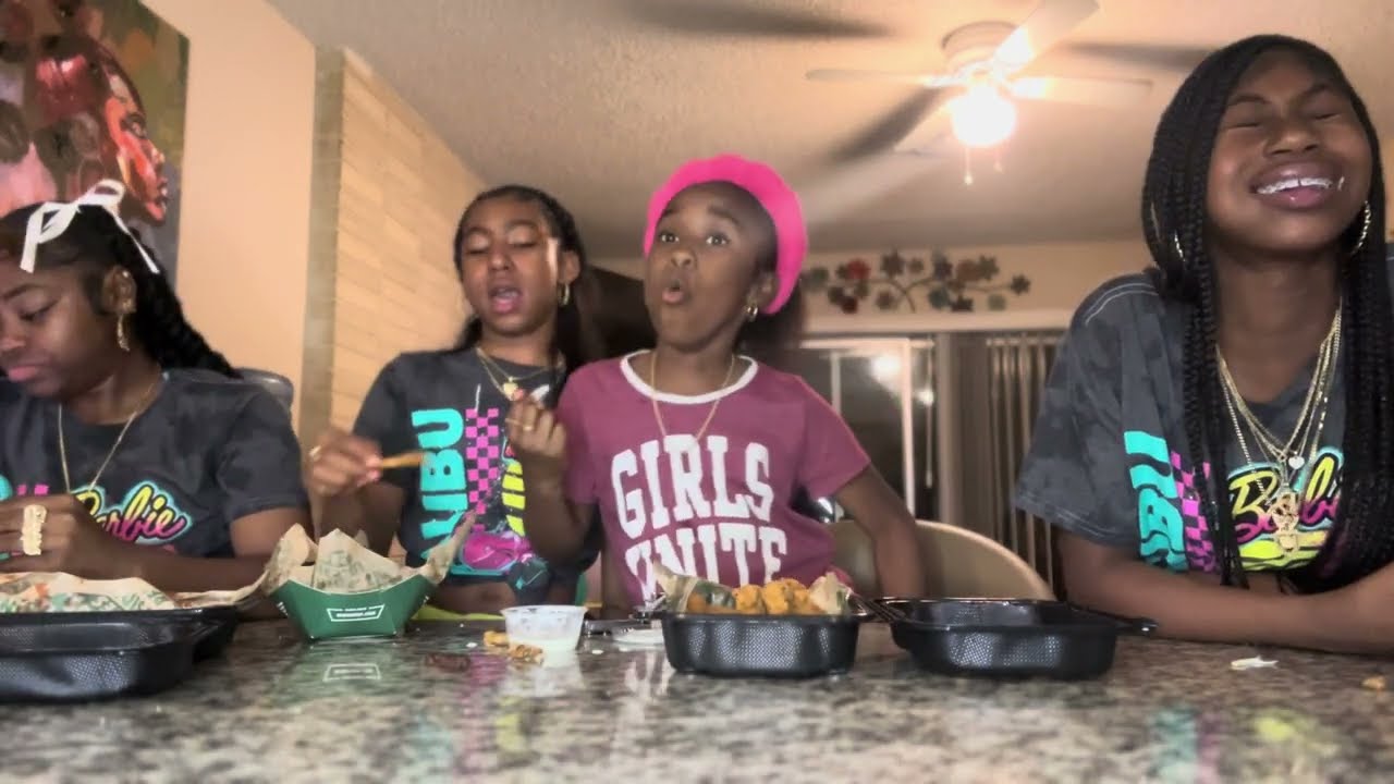 ITS YALL FAVORITES 🥰 Q&A MUKBANG Ft. Da Girlies 💋❕ @TOMMYHOTGIRLZTV @OfficialTsquadTV