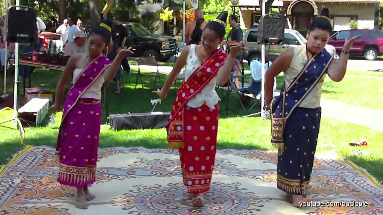 Lao Girls - Duang Champa Dance