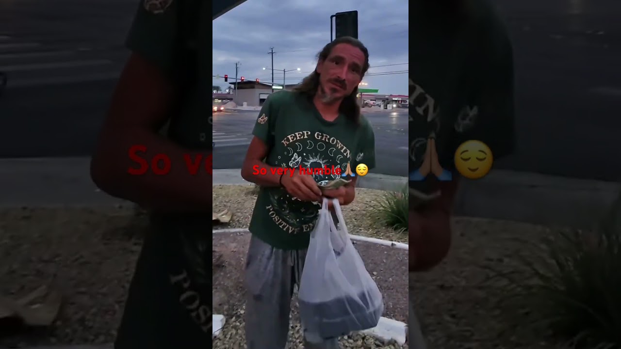 Out again feeding the homeless & hungry street folks🙏🏽 Like, sub, comment, ring & like 🛎️🔔