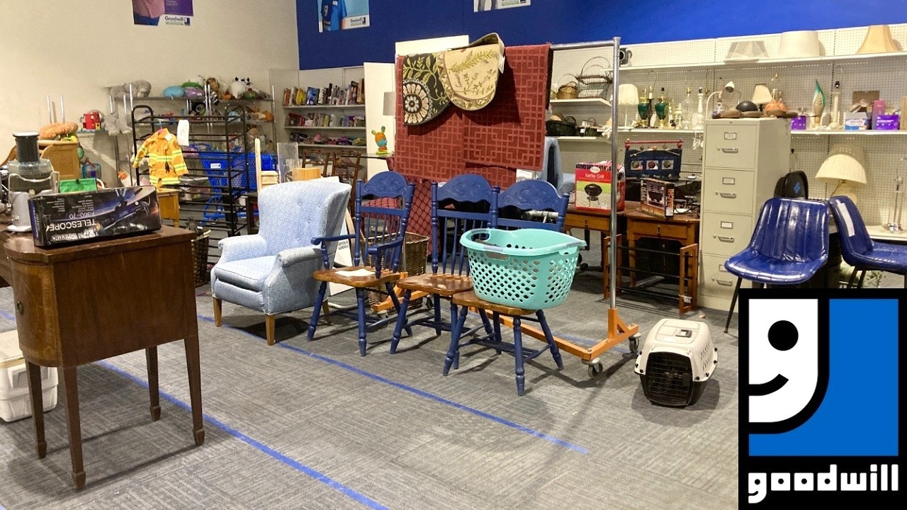 Покупки в Goodwill: мебель, столы, стулья, рождественские украшения, кухонная утварь. Обзор магаз...