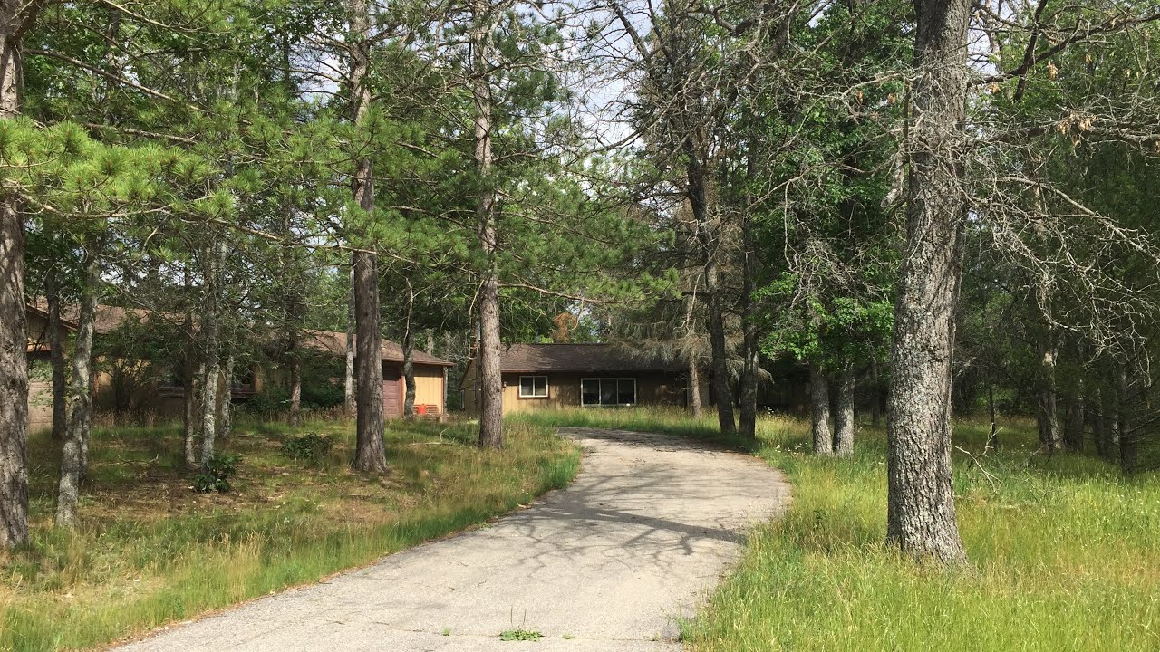 Adorable Cottage for sale in Northern Michigan $98,000 # Northern Michigan # Real Estate