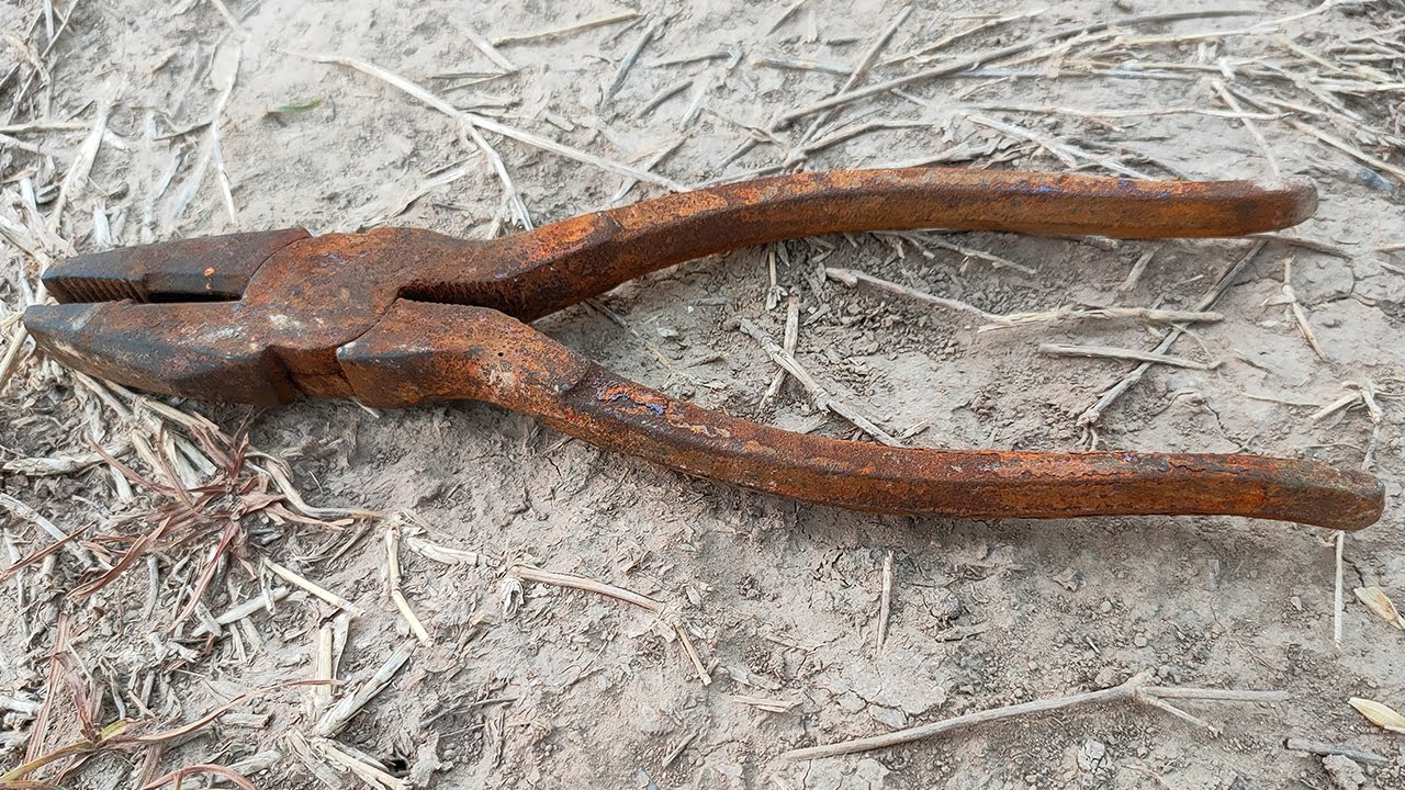 Rusty Jammed Plier Restoration
