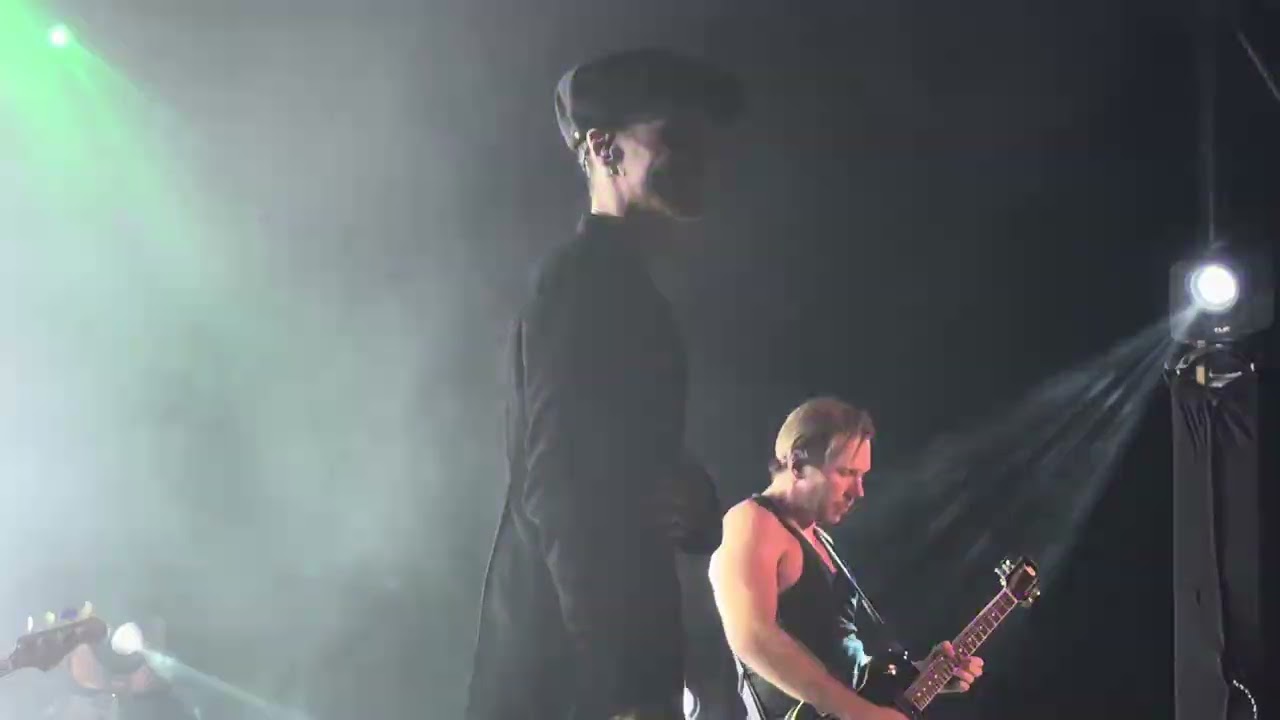 Vertigo Eyes - Ville Valo live from Guadalajara Mexico