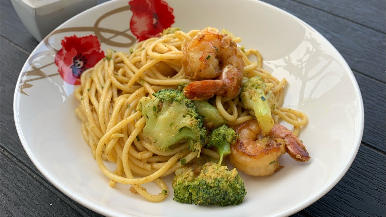 Spaghetti with Shrimp & Broccoli