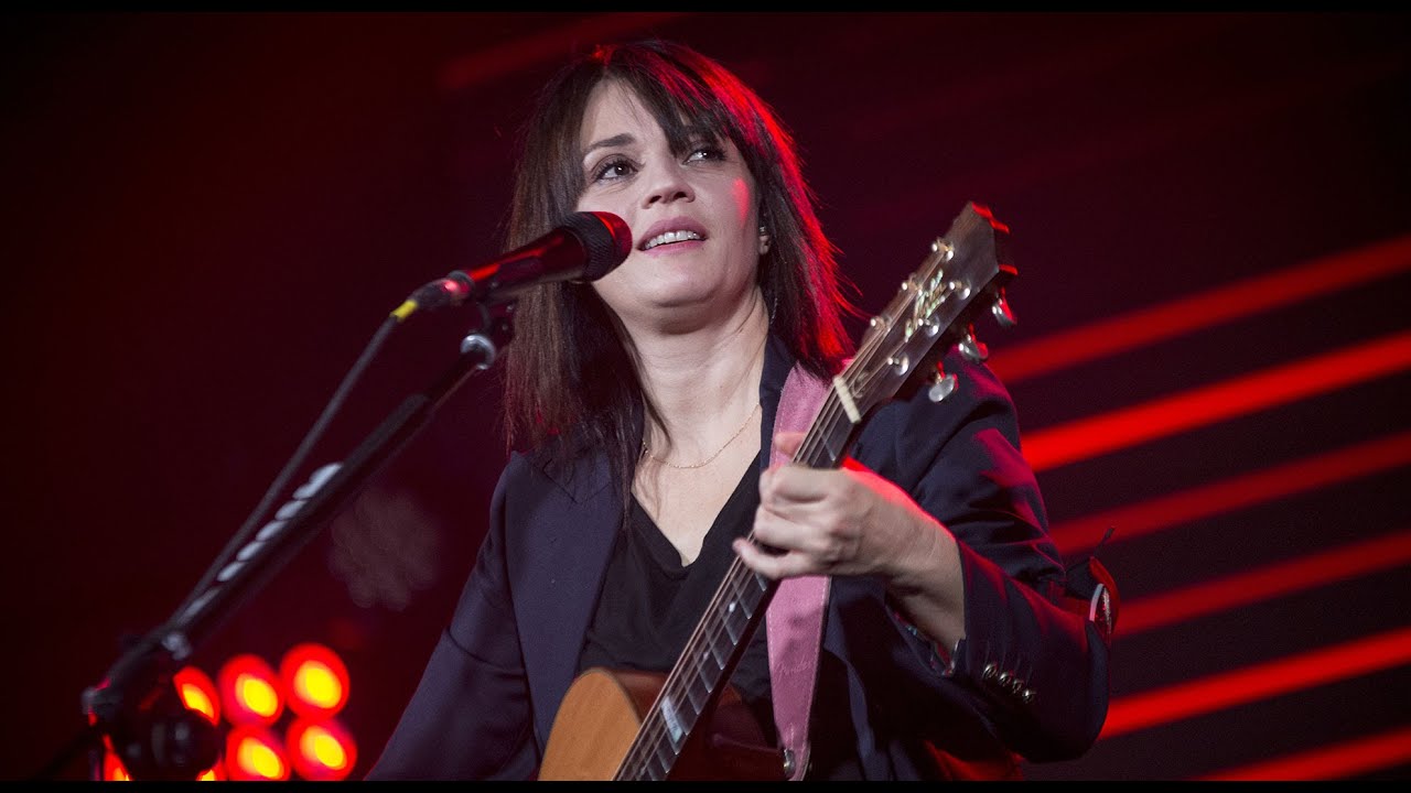 Carmen Consoli - Amore di plastica (Radio Italia Live 09/12/2021)