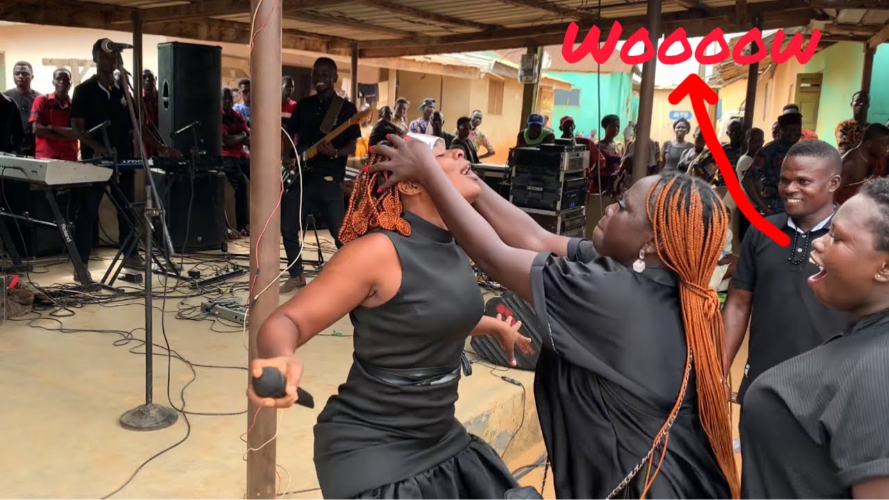 This Lady caught everyone’s attention with this super energetic performance 😍a must watch video