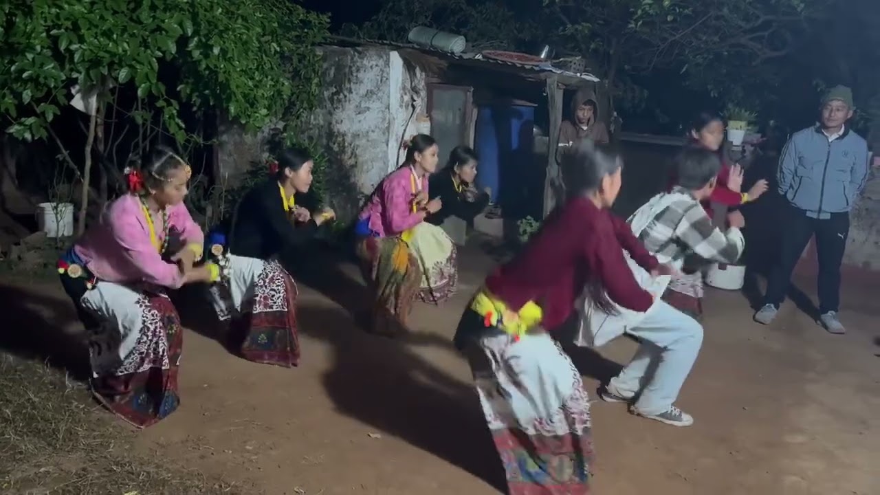 Nepali local dance.Pattako Ke Jhora (पट्टकोके झोरा)- Priti Ale, Pawan Rana .