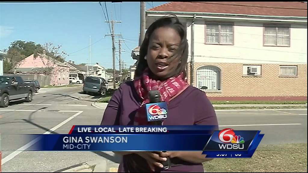 Mid-City barber held up at gunpoint