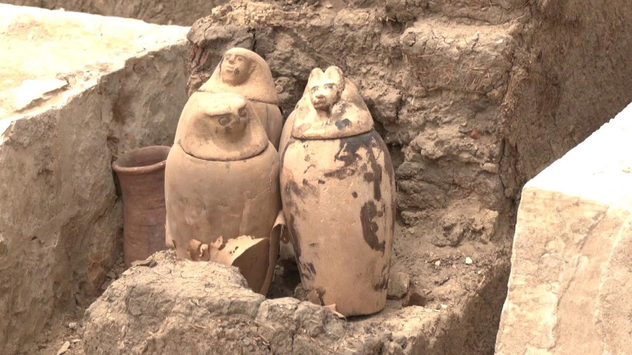 Egyptian Dig Turns Up Incredible Discoveries