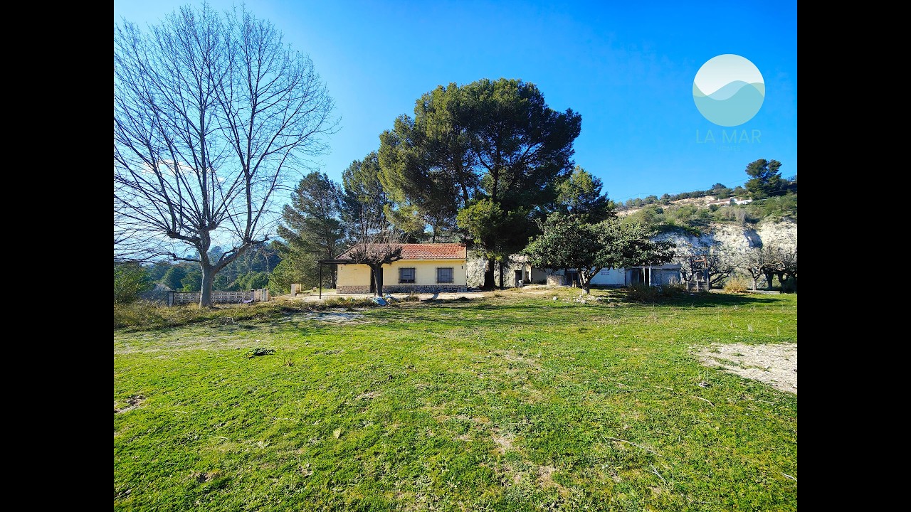 CHALET DE 162M² EN FINCA RUSTICA - COCENTAINA
