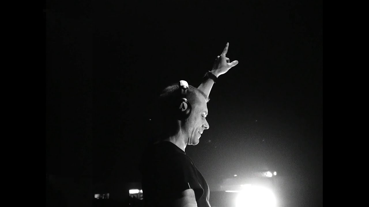 Armin van Buuren plays 