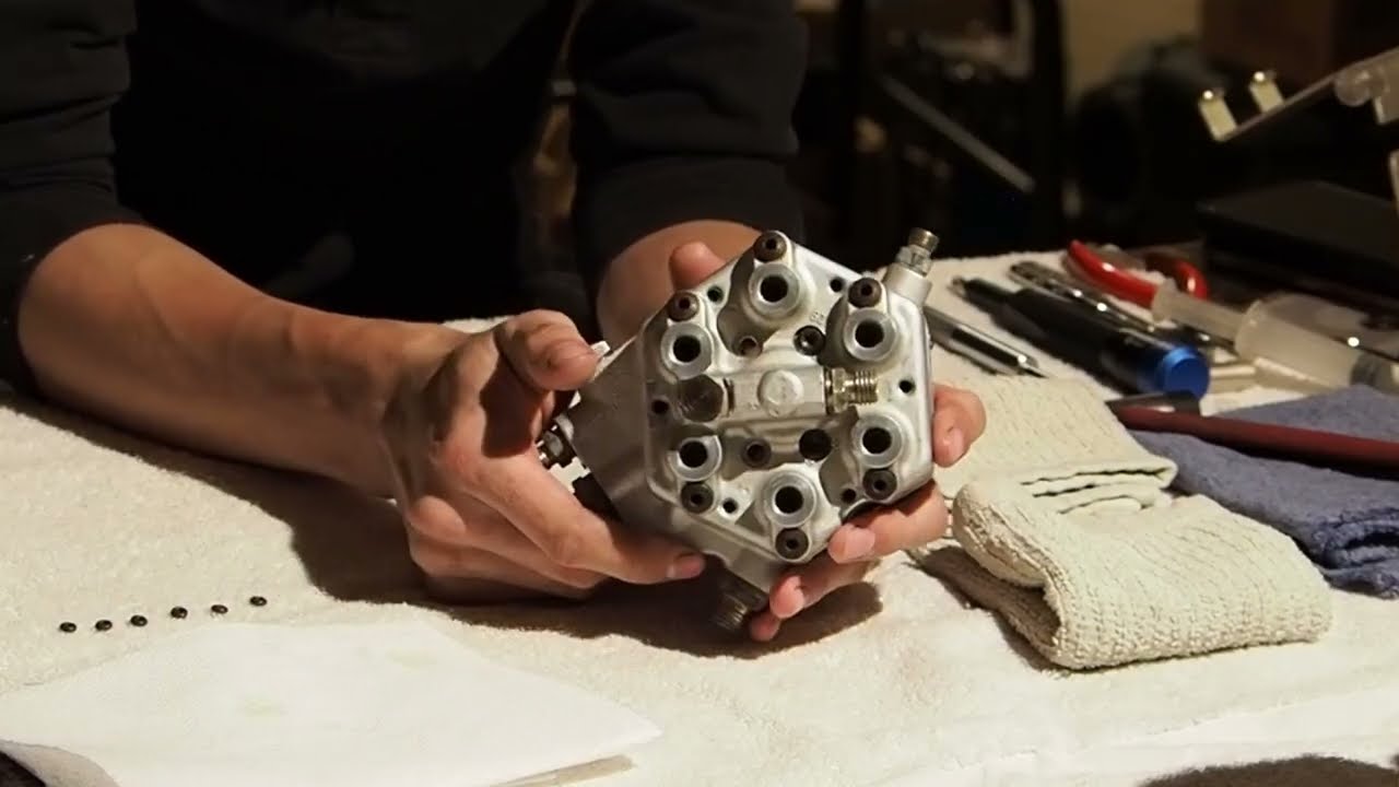 1983 Mercedes 280SL Fuel distributor reassembly (R107)