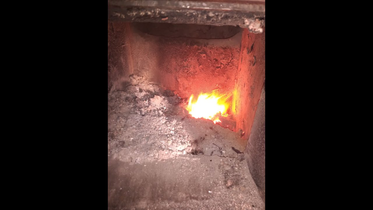 Odgórne palenie w piecu (kopciuchu) bez dymu