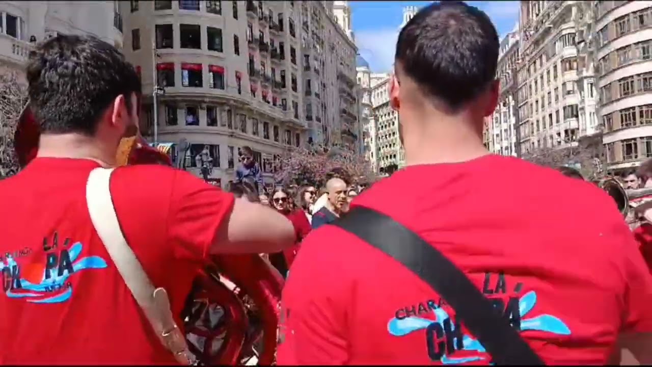 La Charanga de Tuejar en la mascletá de Valencia capital. Y con música. 9-3-2025