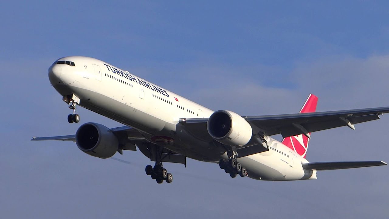 TC-JJY Turkish Airlines Boeing 777-300ER  Landing at London heathrow airport