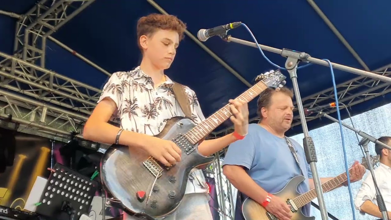 Another Brick In The Wall (LIVE cover by 3 Generace)