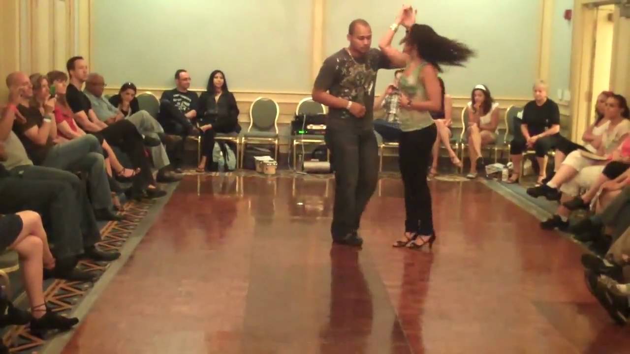 Carlos Cinta (Unico Bachatero) at 2010 LatinStreet Chicago S