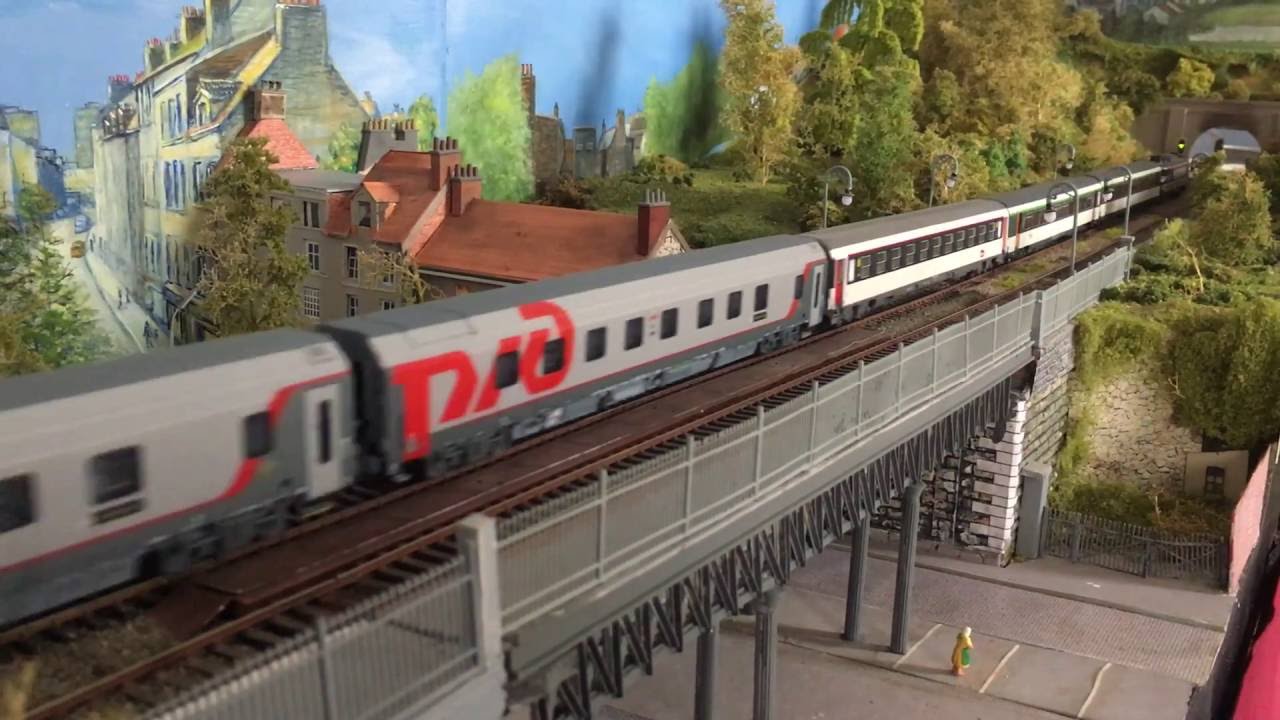 Train HO - Le Train bleu / Intercité de nuit 5773 avec voitures RZD Russes _ Paris - Nice