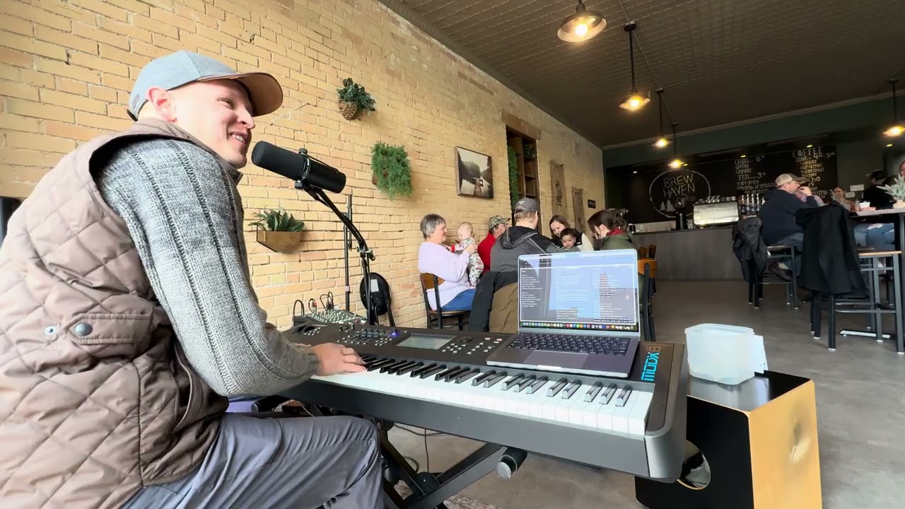Live Piano at Brew Haven | 30 Minute Set by Logan Knorr