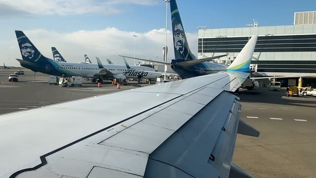 Takeoff from Seattle (SEA) - Alaska Airlines Boeing 737 MAX 9 (N971AK) | June 12, 2025