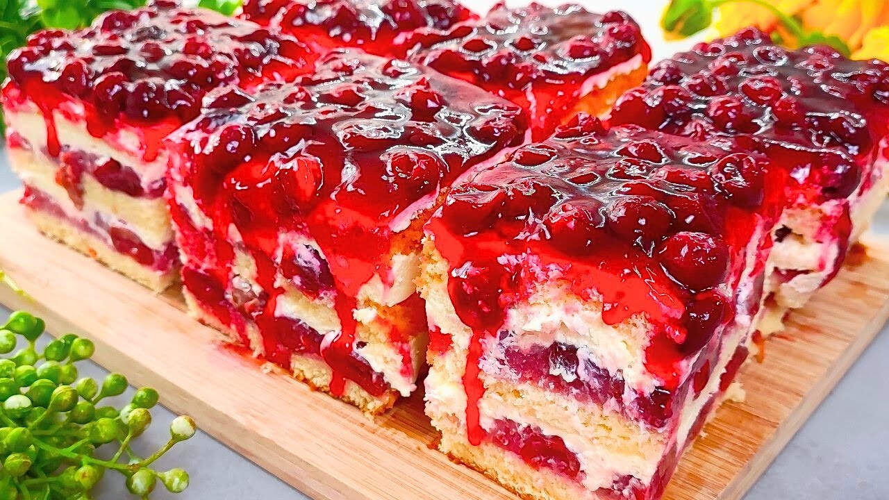 🍒😋 Мега сочный!! Такого вкусного торта на ютубе еще не было. Очень мягкая и влажная.