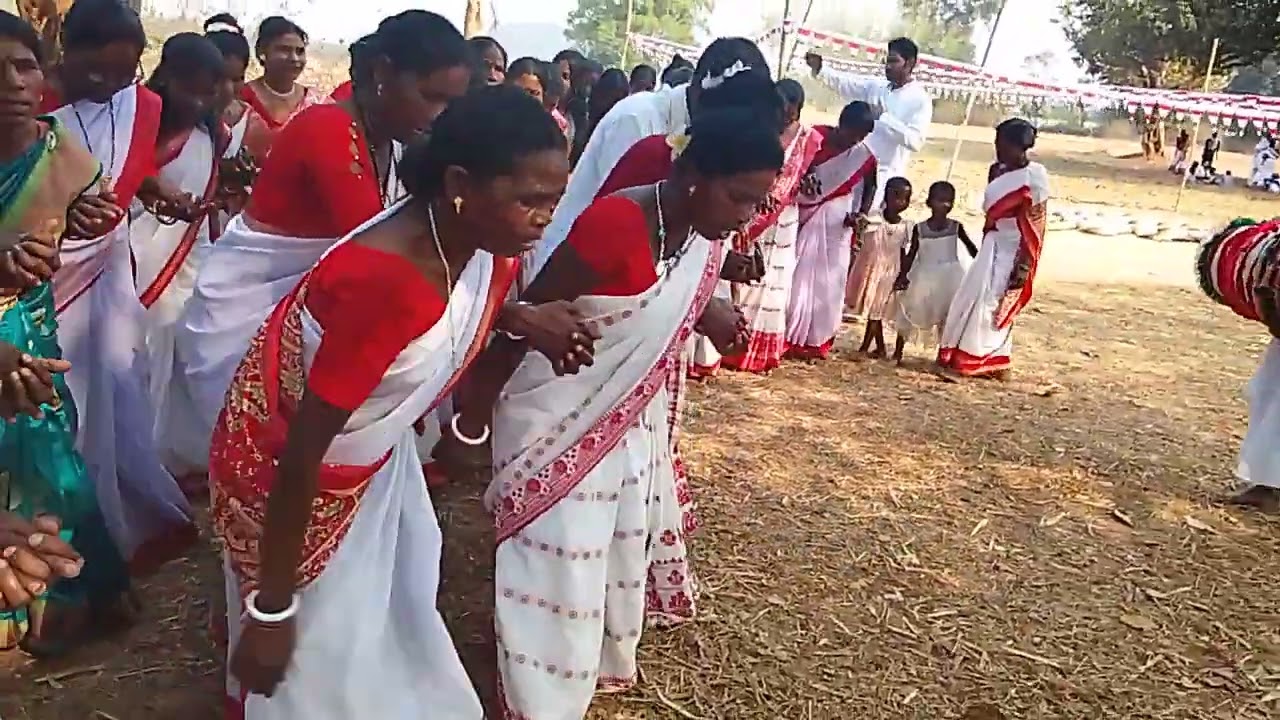 6 March 2026अरंगी जता टोली में सरहुल के उपलक्ष्य में सामुहिक नाच गान करते हुए 