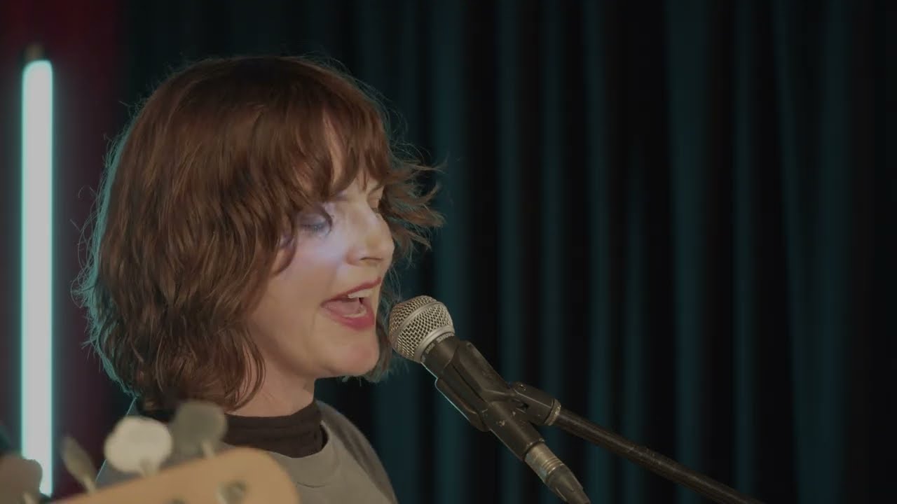 Mess Esque - Infinite Garden (Live at Triple R)