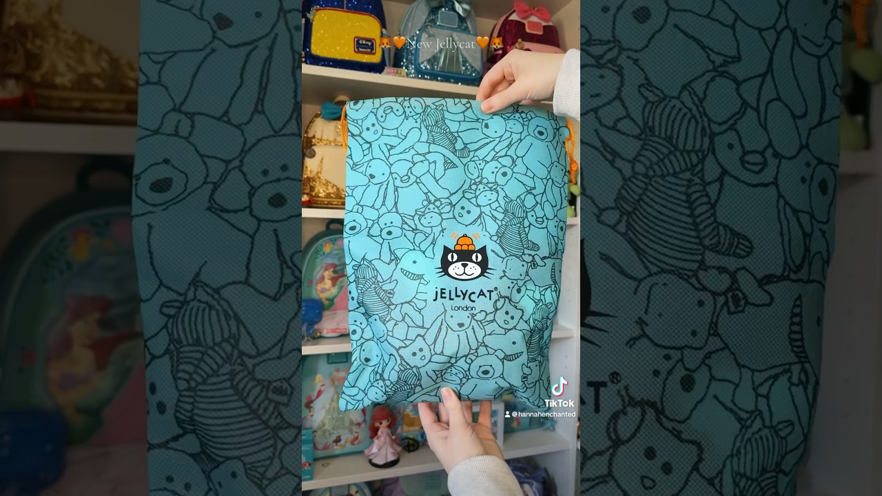 Unbox my new Jellycat plushie with me! Smudge Fox is new and he&rsquo;s adorable #shorts #jellycat #plush