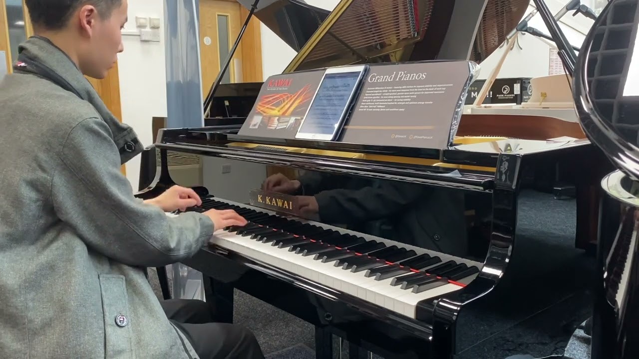 BRAND NEW Kawai GL30 at Park Pianos Manchester!