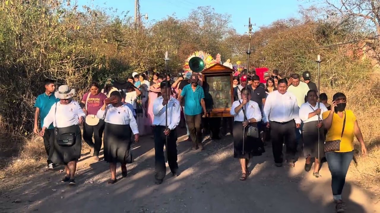 Procesión de la Virgen María en Jario y Pantoja