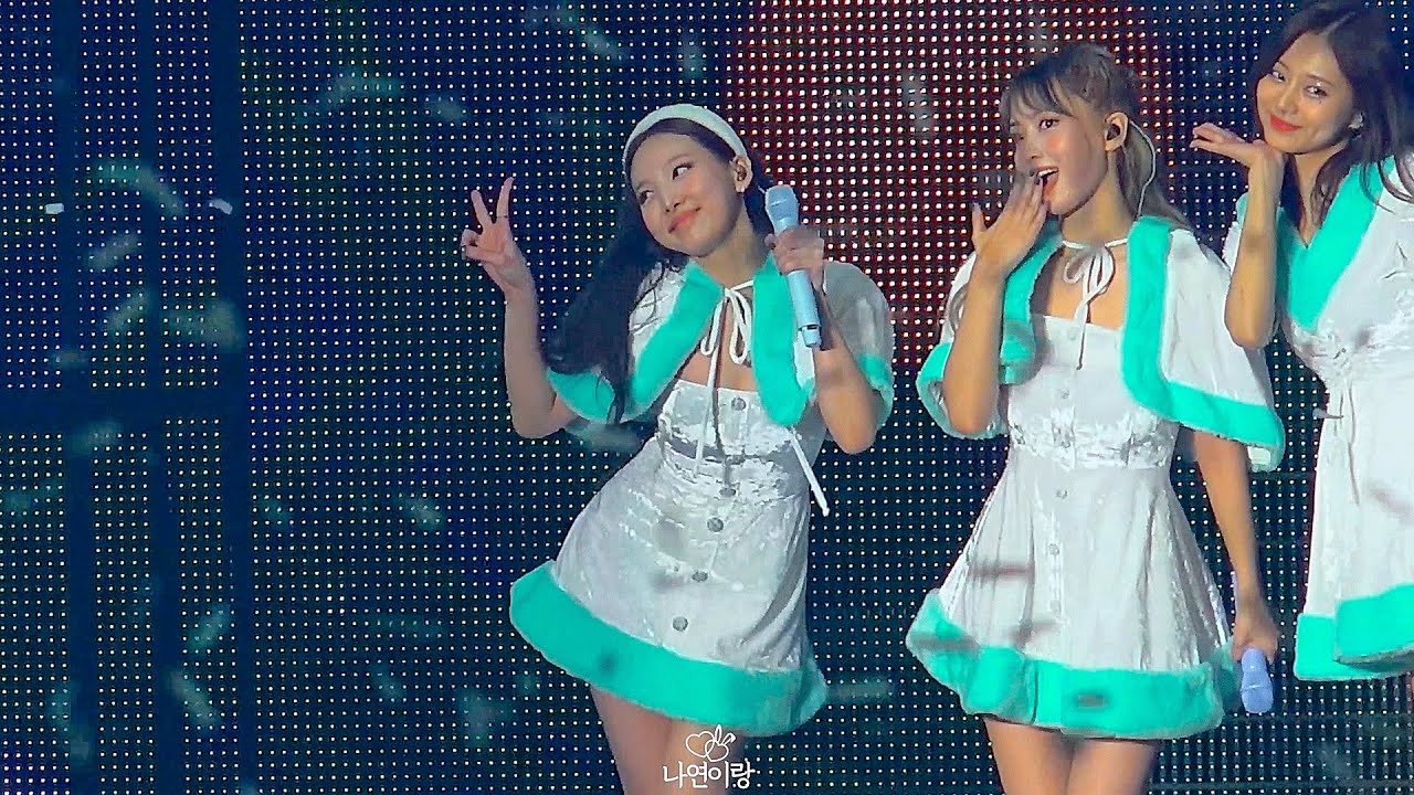 211225 Merry & Happy TWICE 나연 직캠