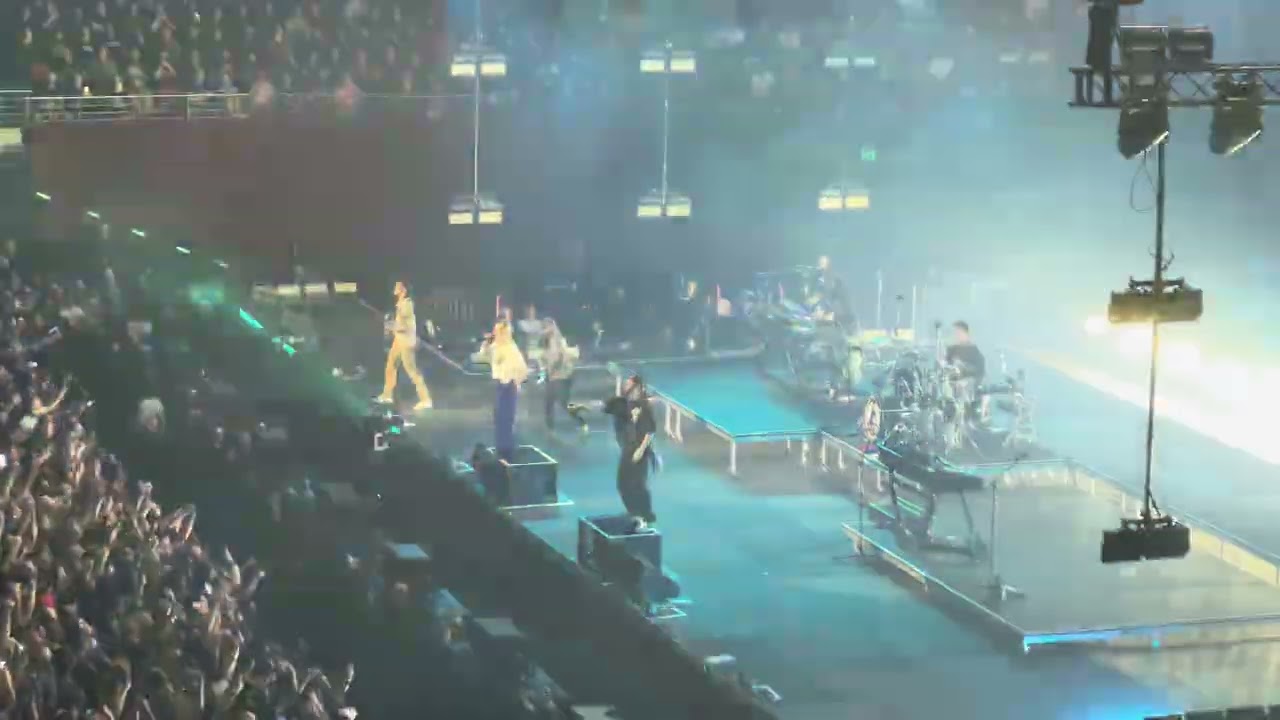 Linkin Park - Lying From You (Live at Qudos Bank Arena - Night 1)