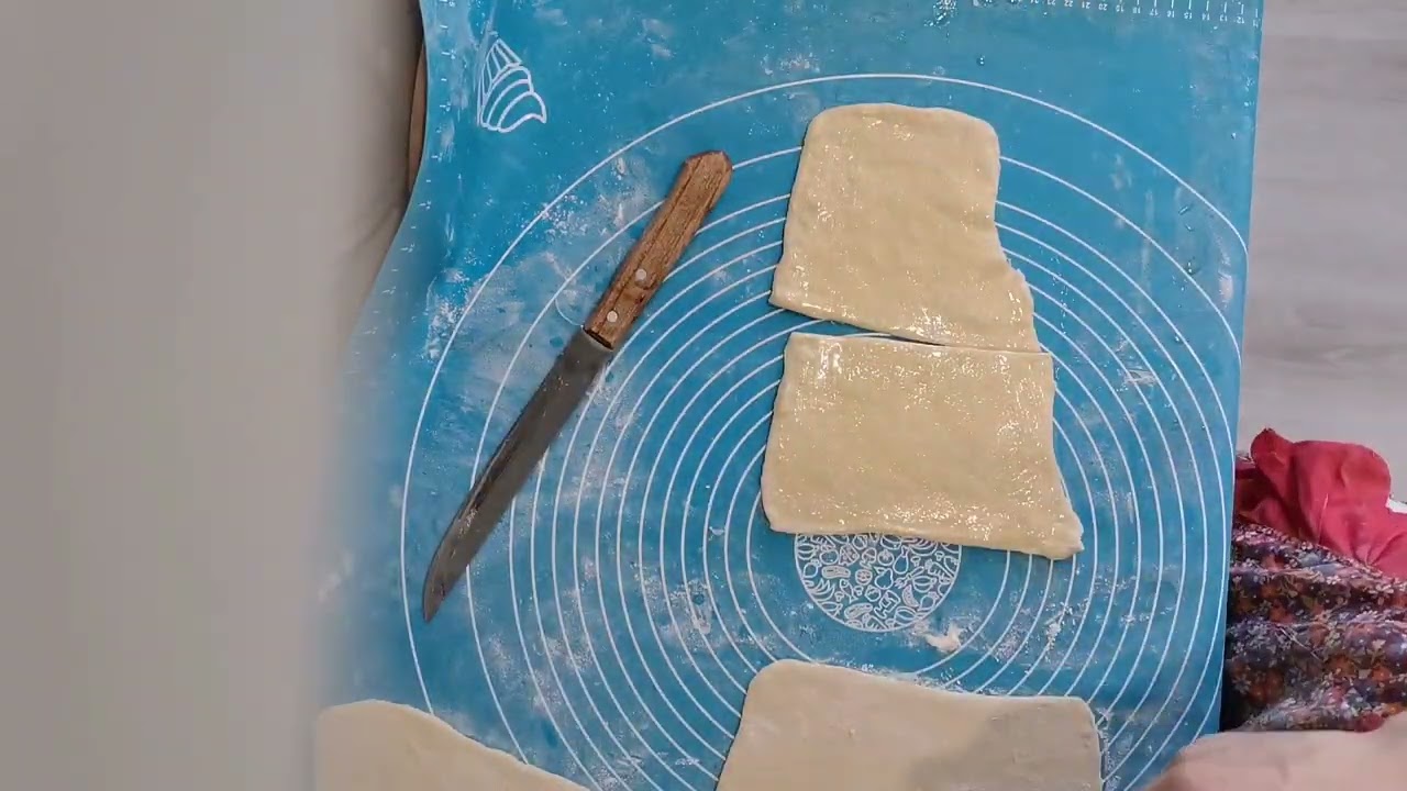 рецепт выпечки из слоёного теста в 1, 5 минуты😜оцените☺️ #рецепты#акварель #слойки#выпечка #еда