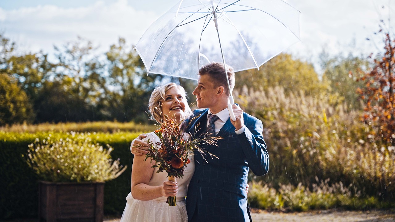 Trouwfilm van Gijs & Greta - Romantische Trouwvideo met First Look & Fotoshoot bij Water