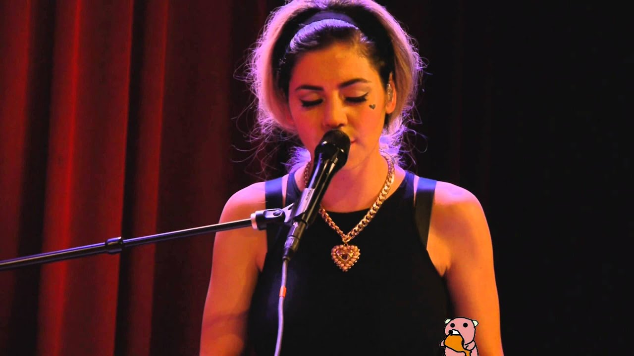 1080 Full HD Marina And The Diamonds - Teen Idle (live @ Youtube 8/15/12)