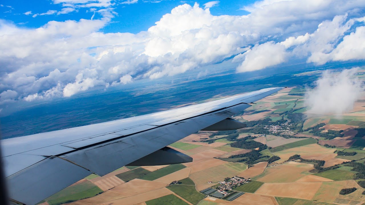 Air France Boeing 777-200 | Approach and Landing at Paris-Charles De Gaulle (CDG) | Passenger View