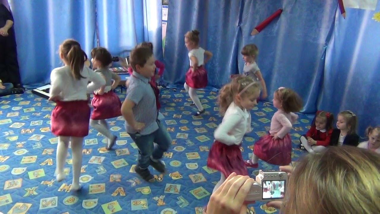 Pasowanie na Przedszkolaka  2016   taniec