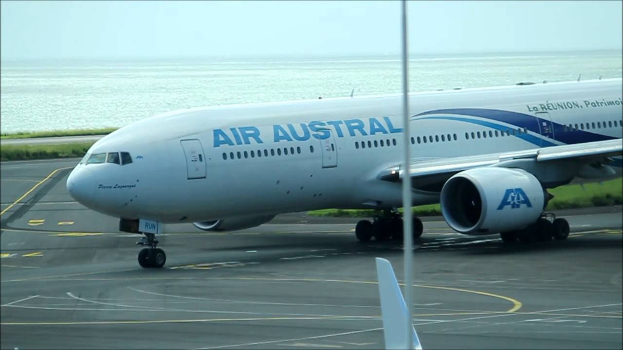 Départ Air Austral UU274 Boeing 777-200ER