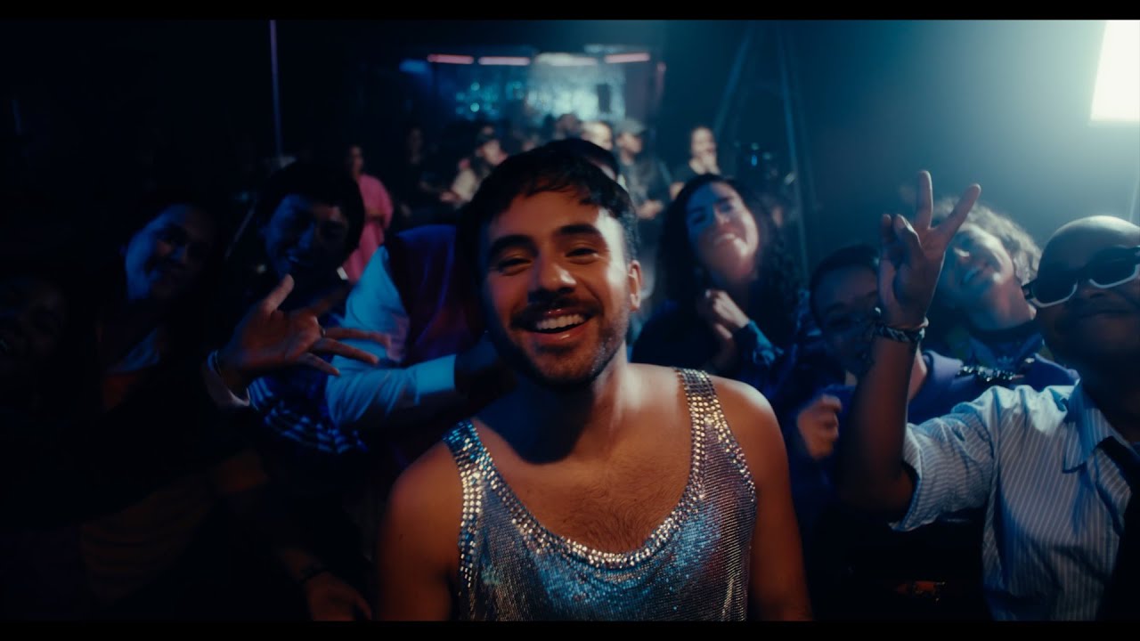 Adrian Bello - Multicolor (Videoclip Oficial)