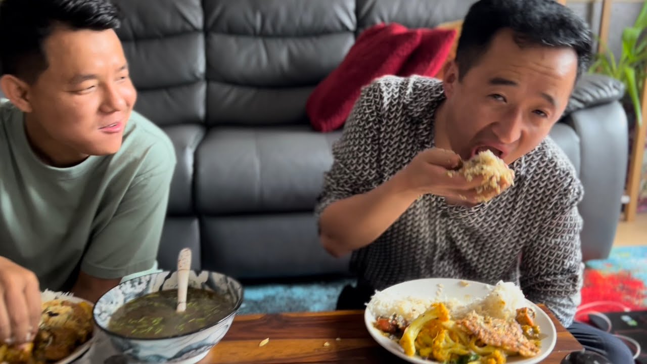 फुर्के मामा को खुवाइ देखेर, राम भाइ बेहोश🤭 |Veg Khana Mukbang | Lot's of Fun,Ram limbu & Furke mama