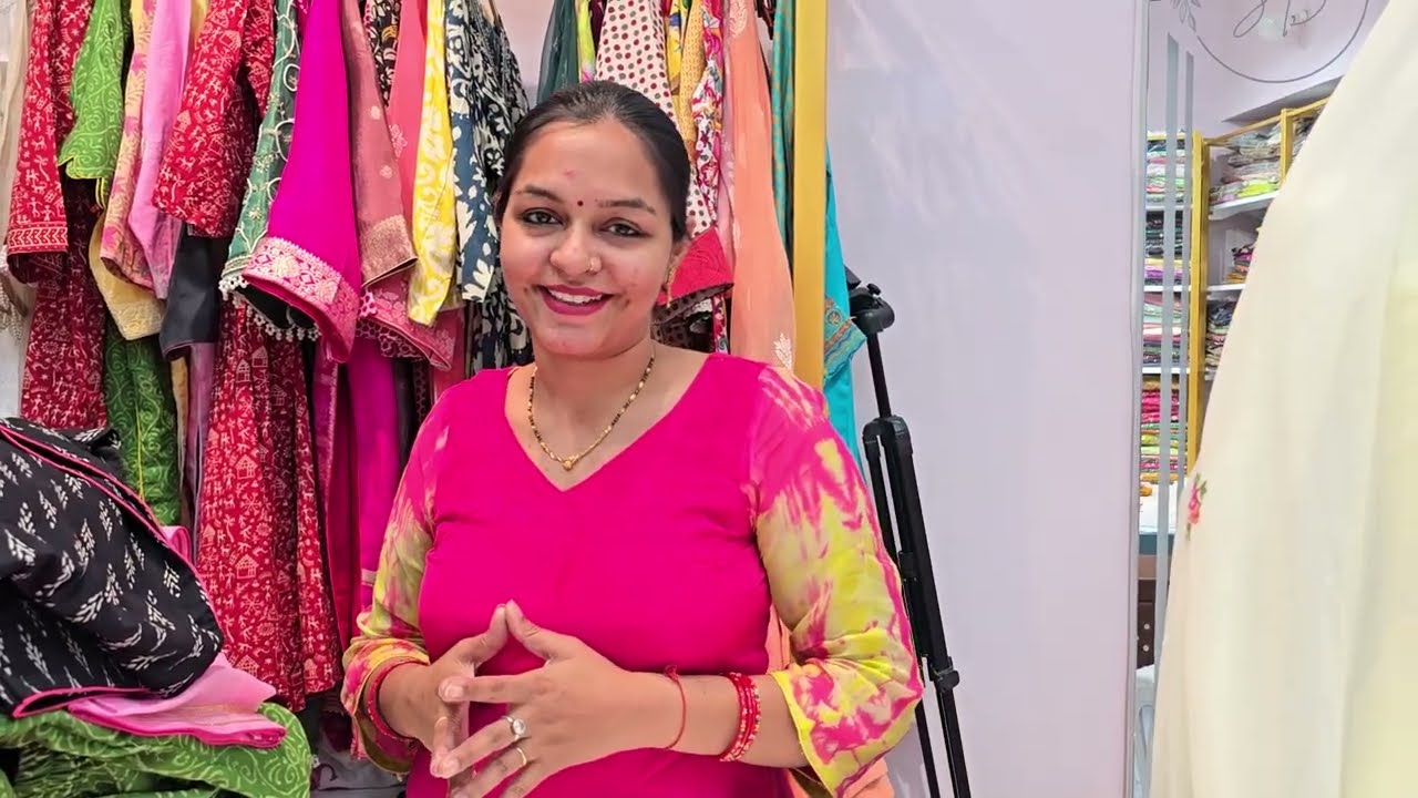 देख लीजिए हमारे बुटीक में सिले डिज़ाइनर ड्रैस Sonia Boutique Bawana 8700824673