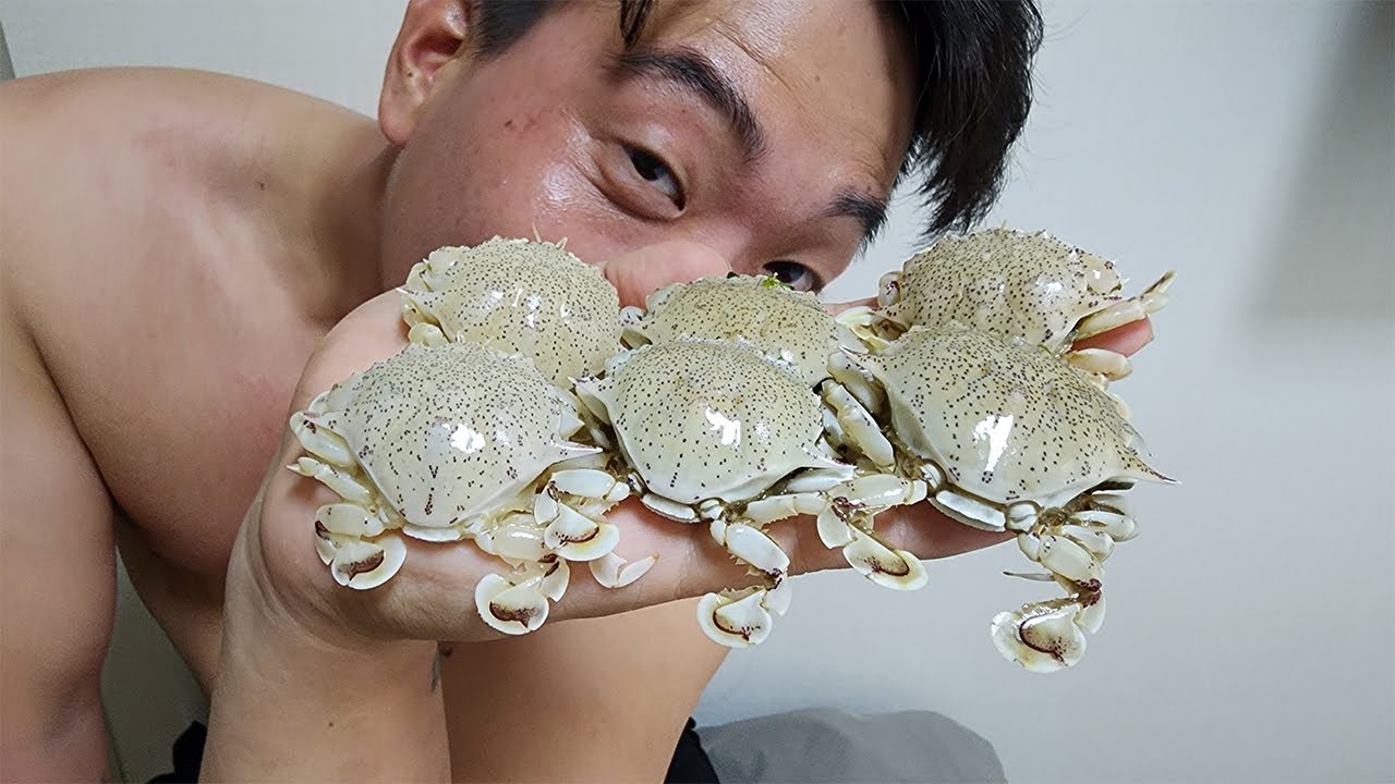 지금까지 먹었던 수많은 게 중 최고입니다!! 수산시장에도 안 파는 금게를 잡아서 먹어보겠습니다
