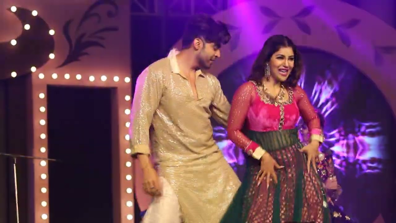 GURMEET CHOUDHARY & DEBINA BANNERJEE AT ALIGARH MAHOTSAV 2021 - DANCE PERFORMANCES AT TV STARS NIGHT