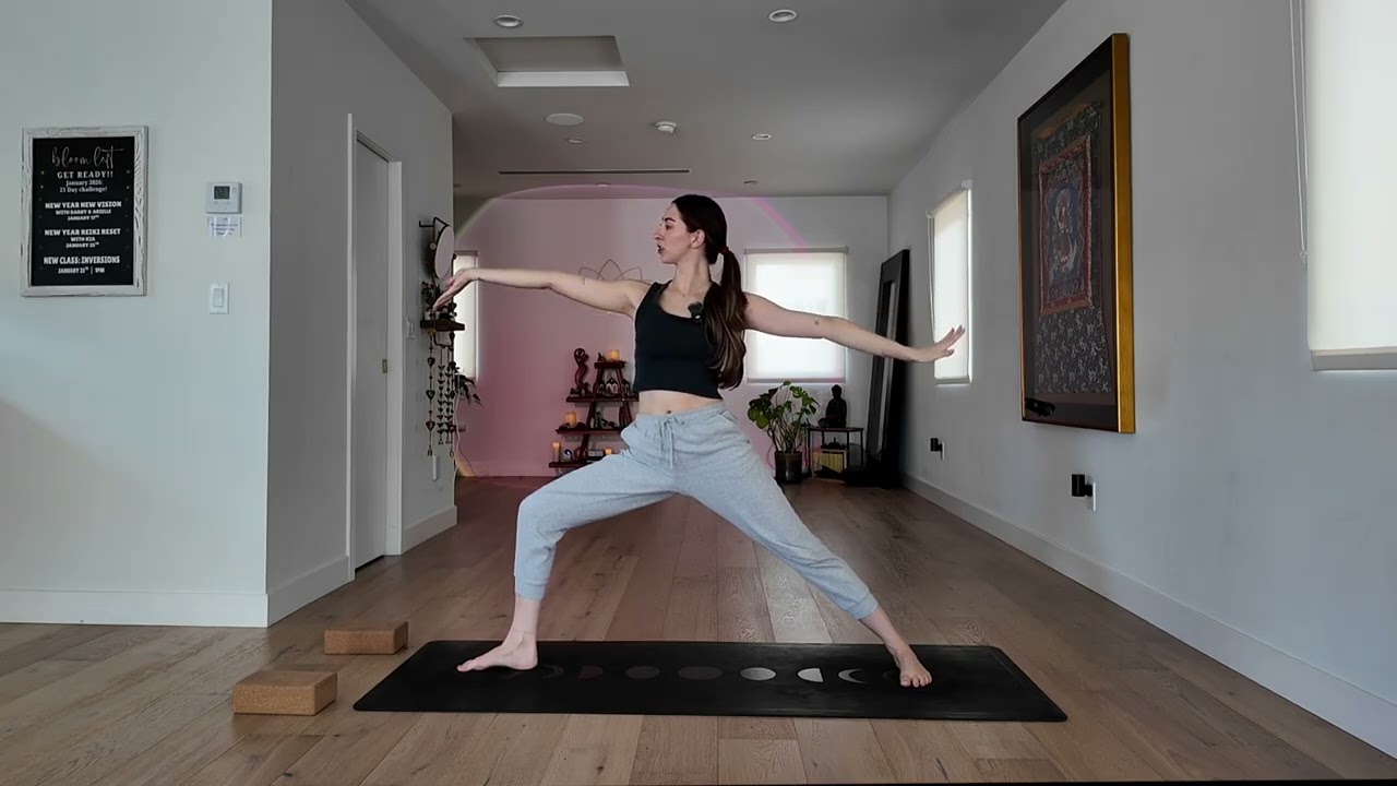 30 Day Yoga Challenge | Day 29 ~ 15 Min "Go-To" Yoga Flow | Bloom Loft