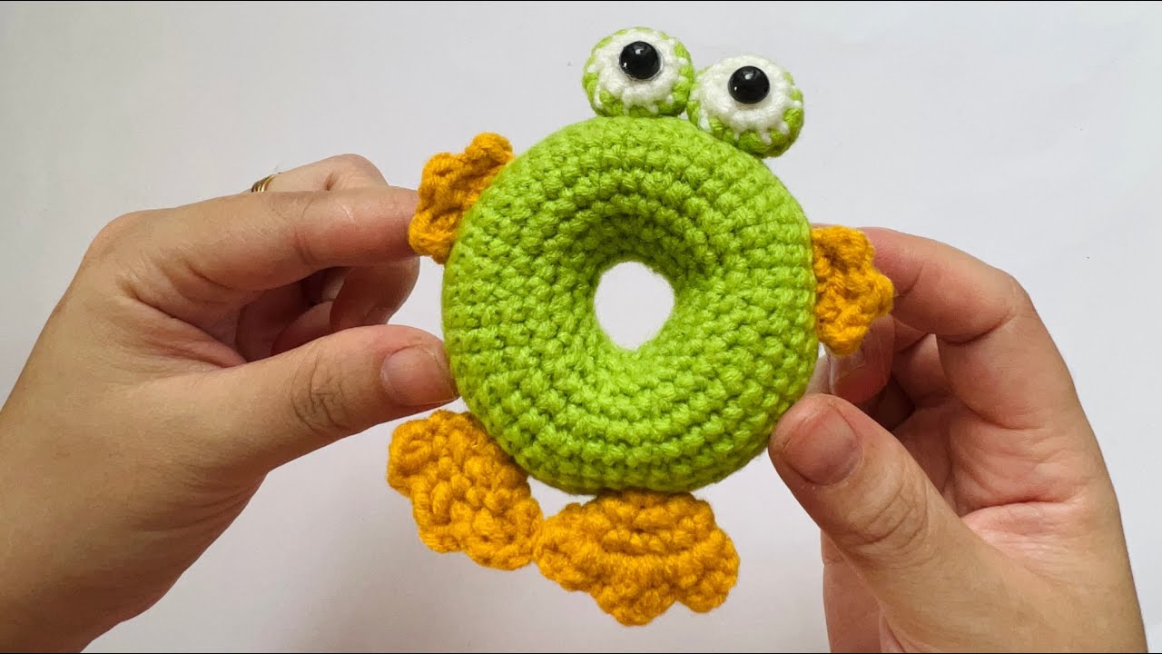 easy crochet amigurumi frog | Crochet frog donuts | How to crochet a donut for beginners