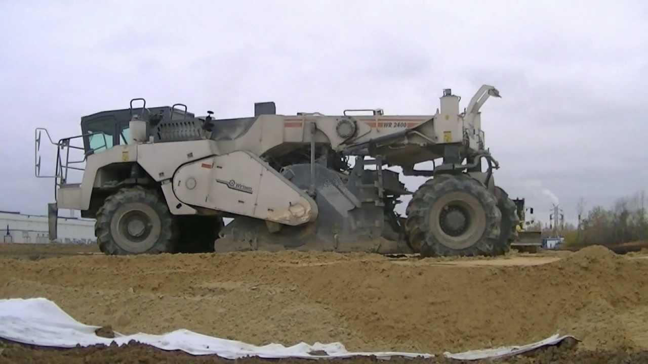 Soil stabilization: Wirtgen WR 2400 part 1
