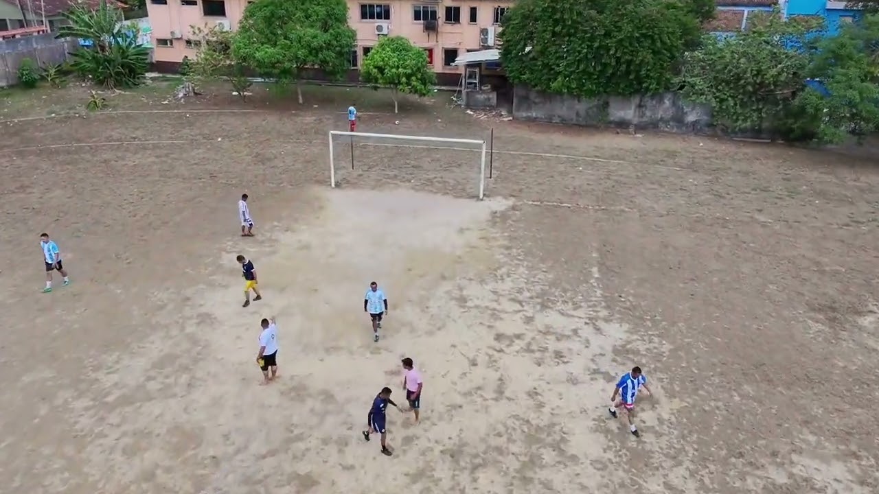 Com Amigos em um jogo de futebol.Capanema/Pa Brasil.