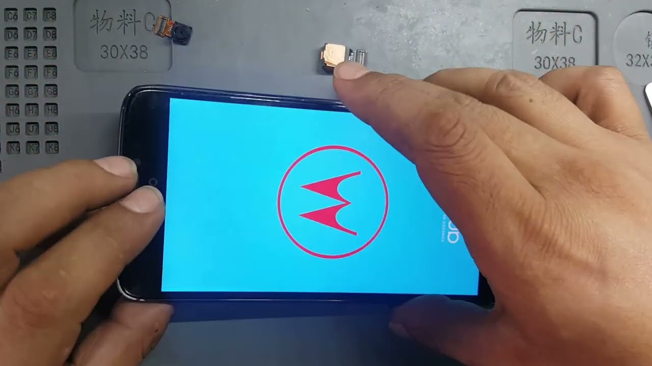Moto E4 Plus ¡Se queda en el logo y no es software!