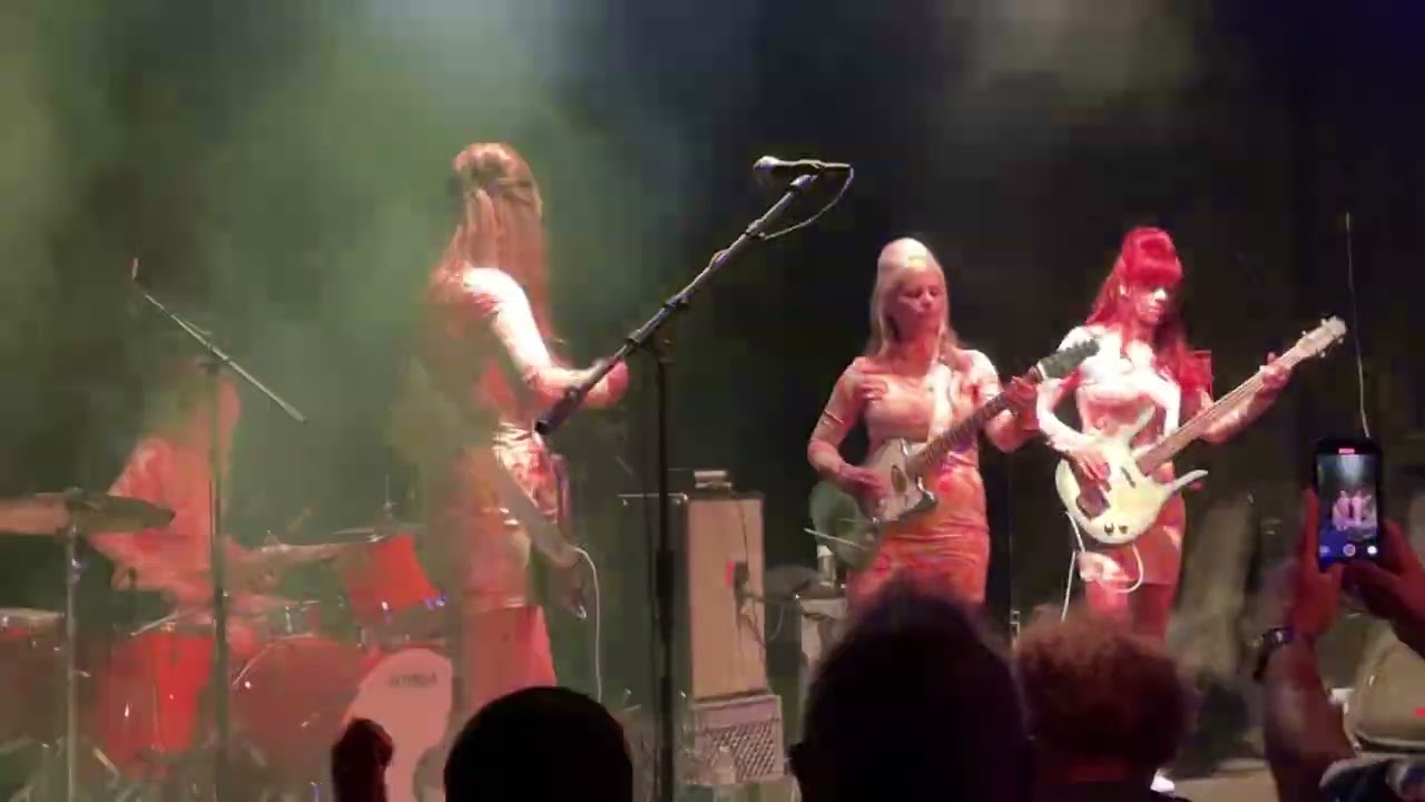 The Surfrajettes “Train Kept a Rollin’” (live in San Jose, August 2, 2022)